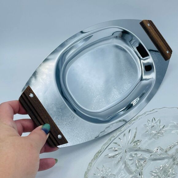 Vintage Holiday Relish Cranberry Kromex Sculptura Chrome Wood Handled Platter - Picture 3 of 7